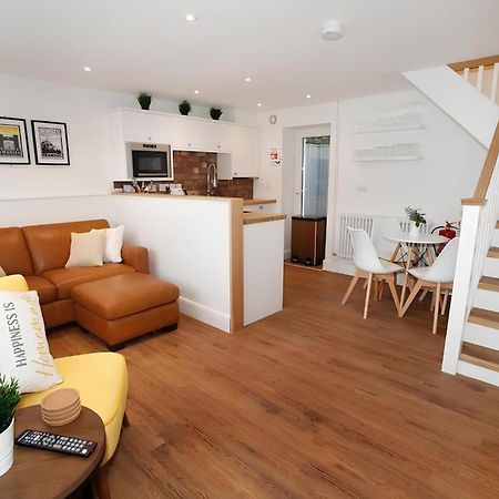 Tucked Away, Beach Access Sleeps 4 The Mumbles Exterior photo