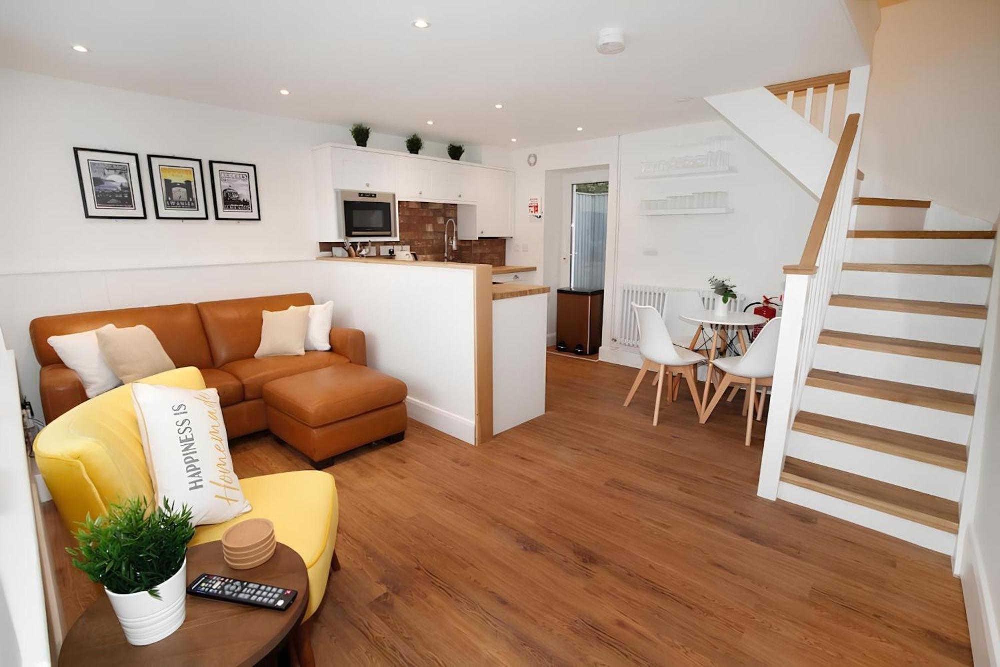 Tucked Away, Beach Access Sleeps 4 The Mumbles Exterior photo