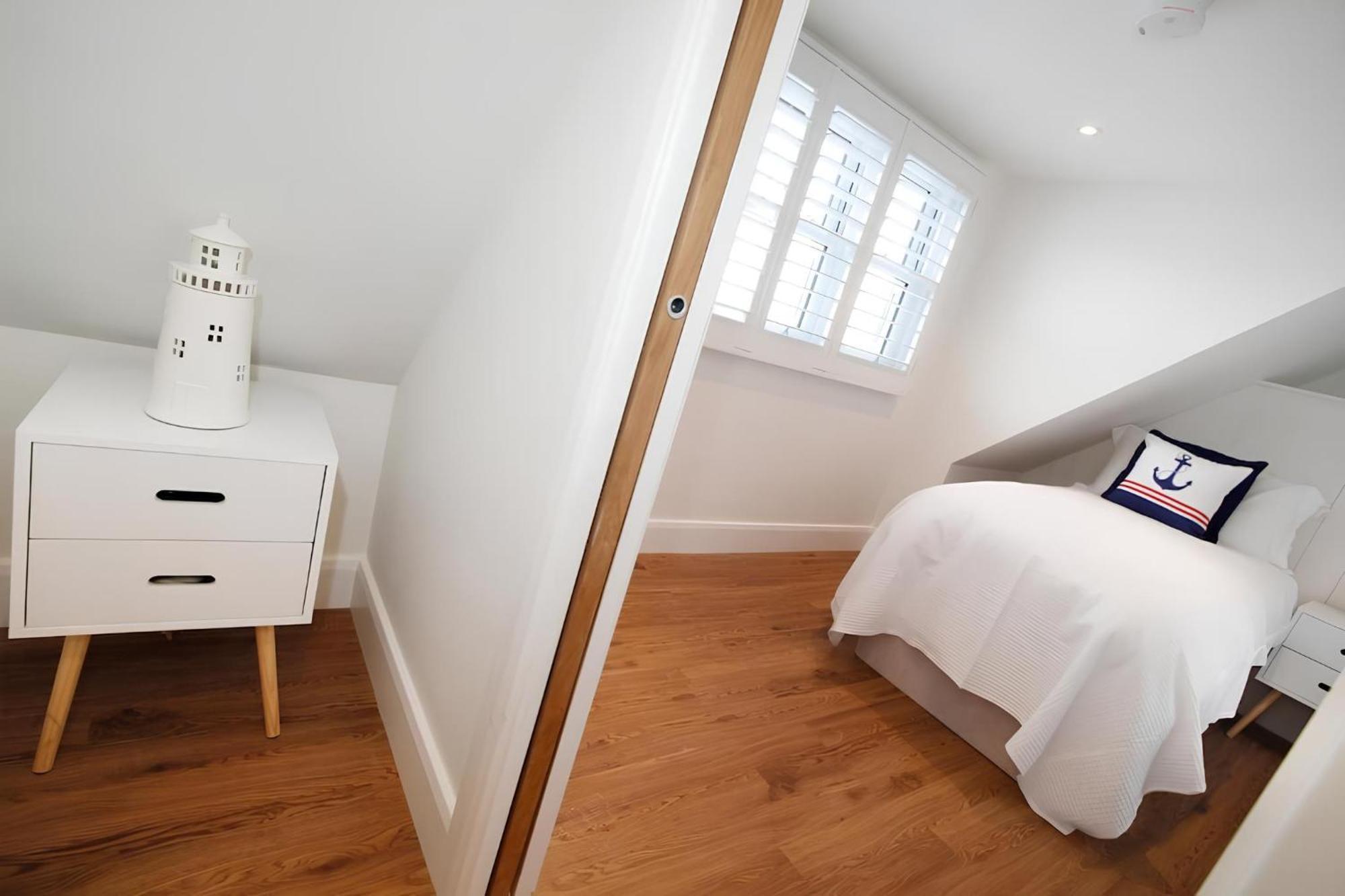 Tucked Away, Beach Access Sleeps 4 The Mumbles Exterior photo