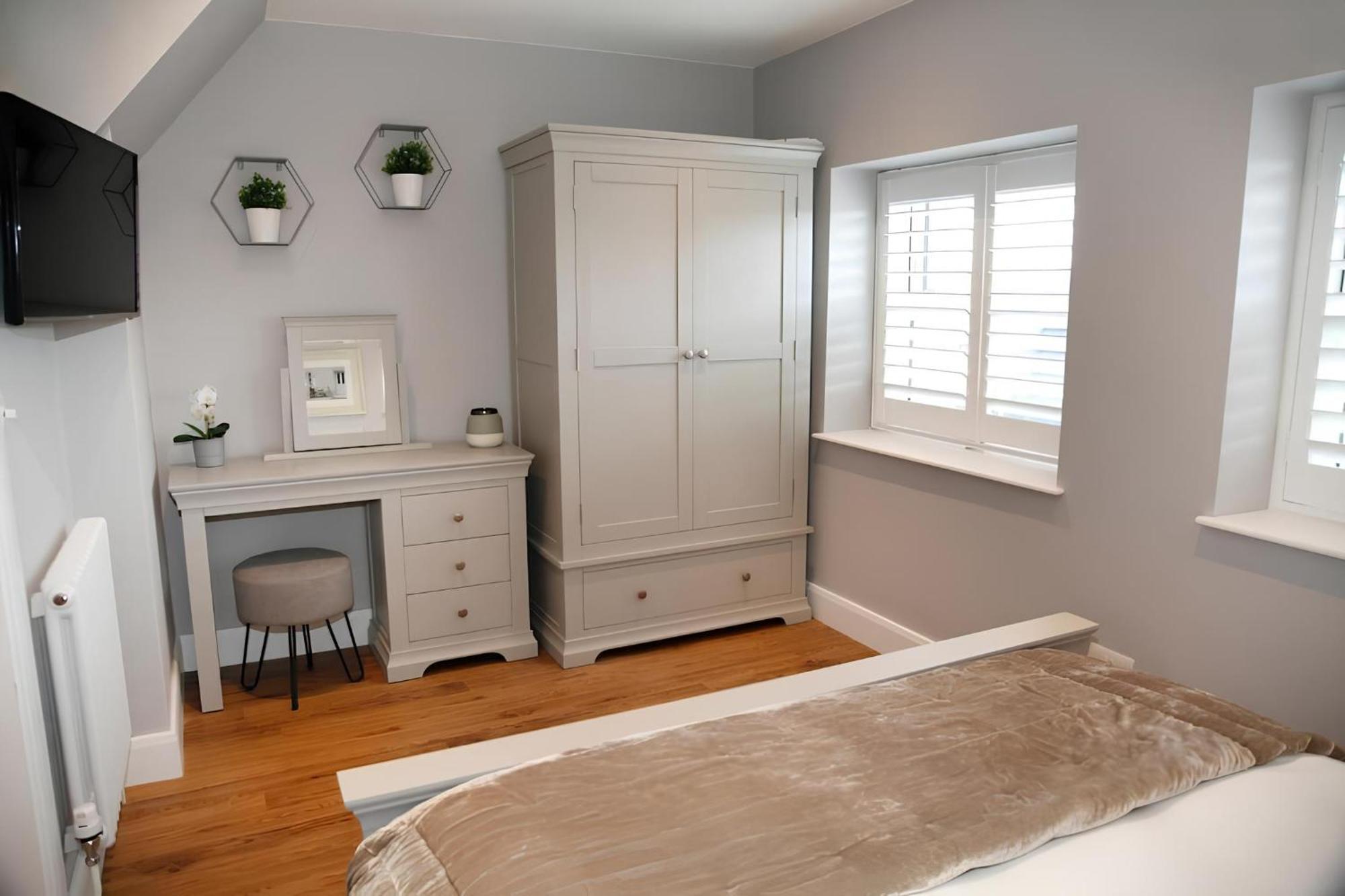 Tucked Away, Beach Access Sleeps 4 The Mumbles Exterior photo